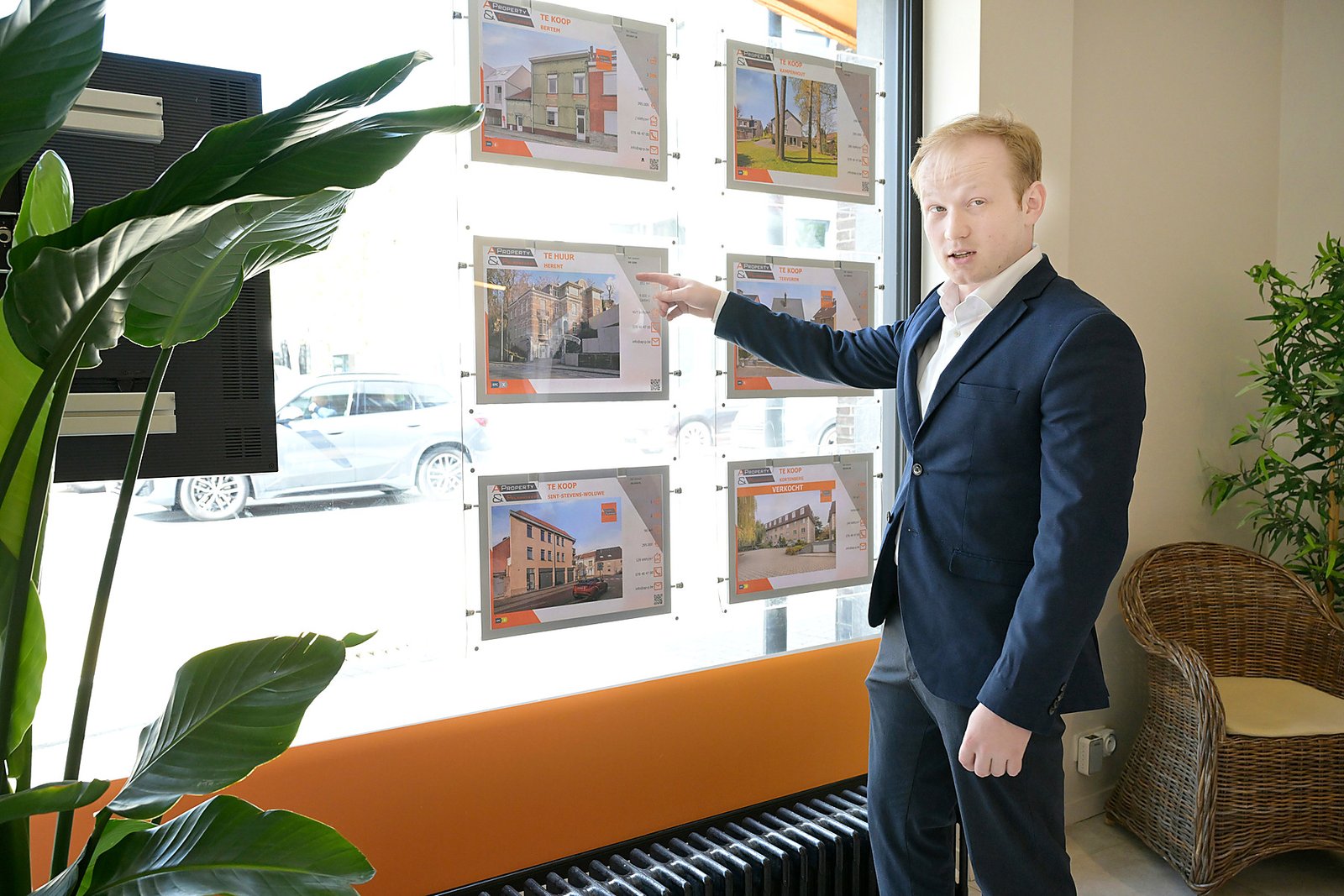 Sunny Estate Agent property consultant